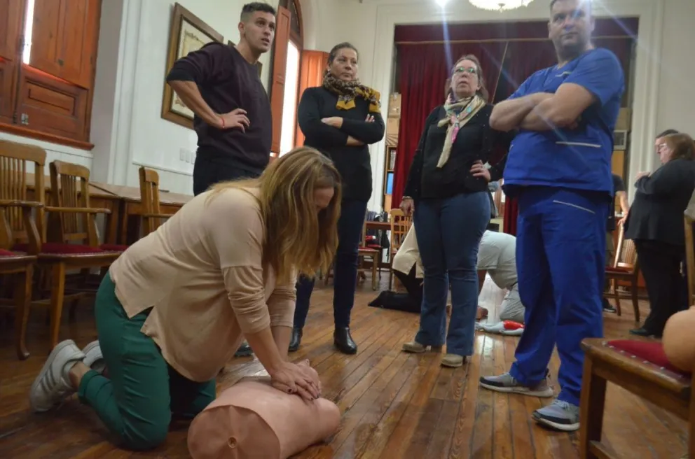 Concejales y personal de Concejo Deliberante se capacitaron en RCP
