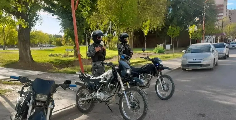 No todos los héroes tienen capa: policías salvaron a un nene con maniobras de RCP 