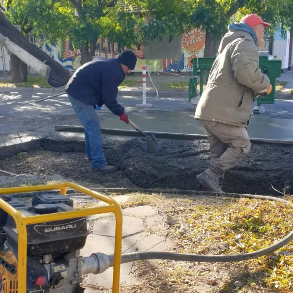 Continúan los trabajos de reparación de pavimento en diversas calles 