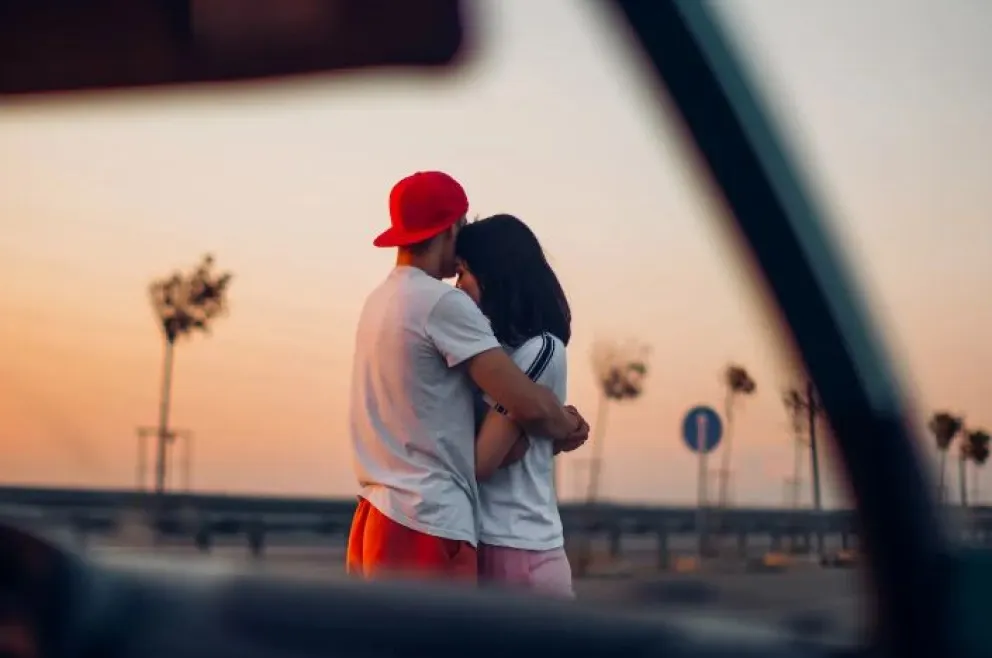 Consejos para tener una buena relación a distancia según tu signo del zodíaco 