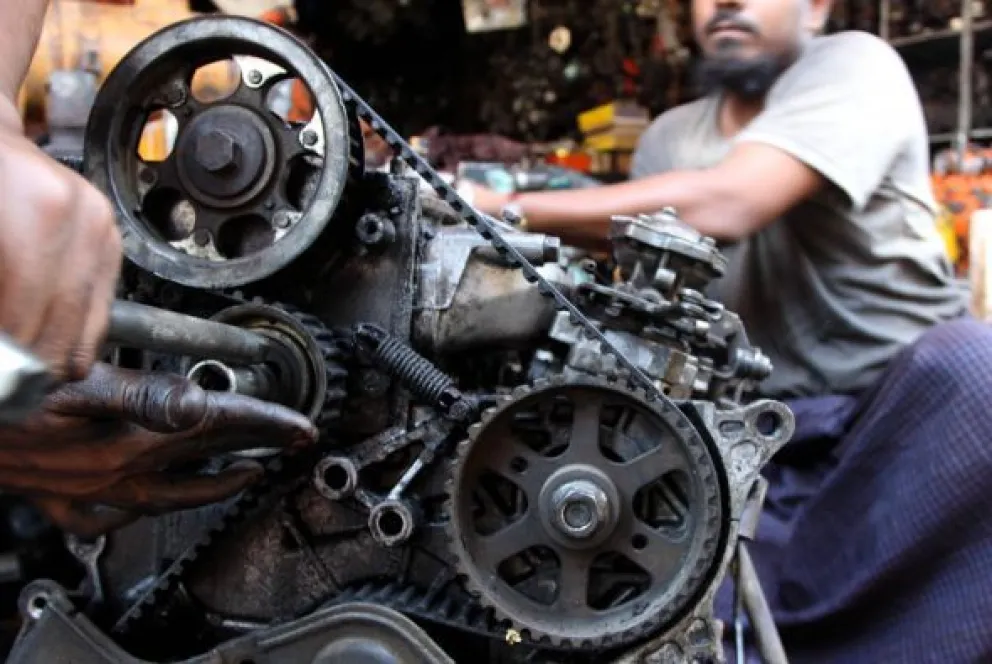 Un mecánico debe indemnizar a una clienta por hacerle desastres en su auto
